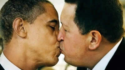 A photoshopped picture of Barck Obama and Hugo Chávez kissing